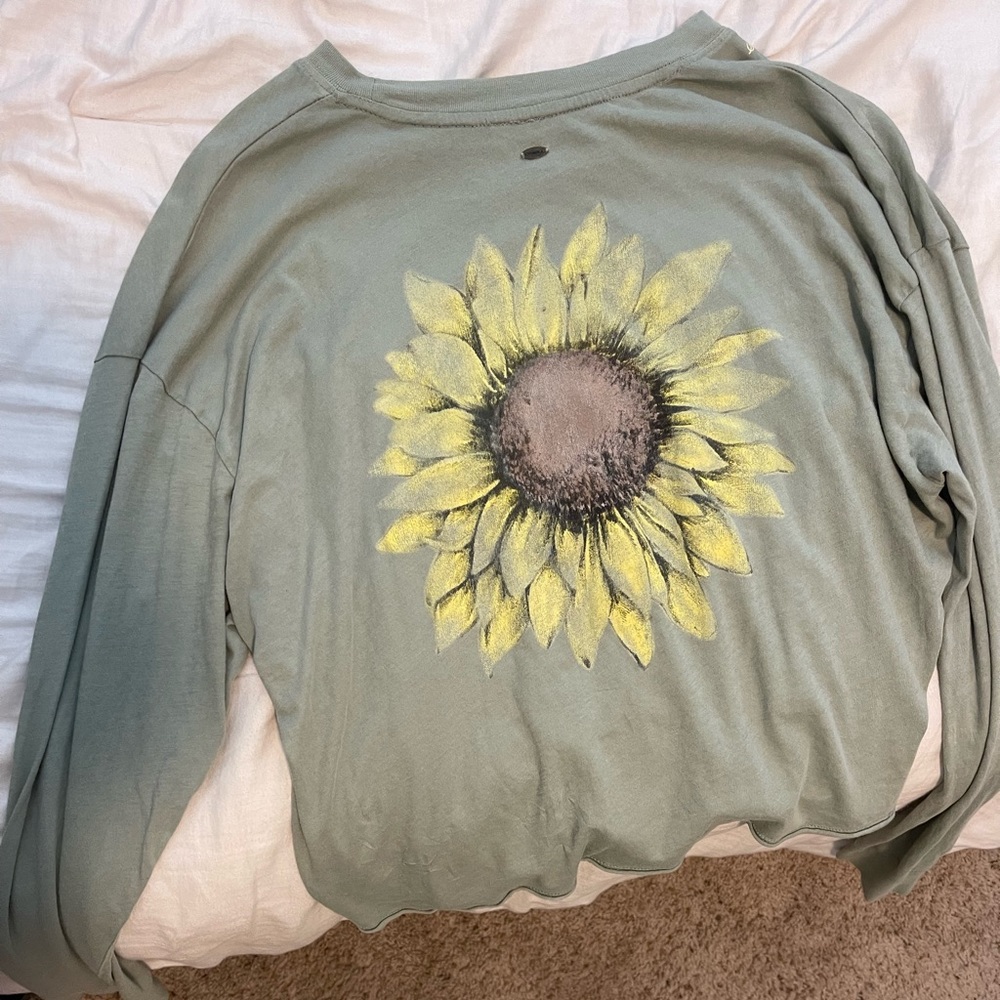 Long sleeve sunflower tee
